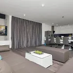 Nera-selina Makarska