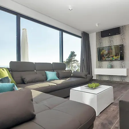 Nera-selina Villa